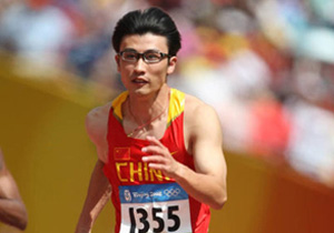 胡凯：获百米冠军的“眼镜飞人”