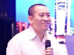 清华大学信息化工作办公室副主任王继龙主持论坛