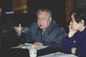 国家计委主任陈锦华教育部副部长韦钰听取CERNET网络中心汇报