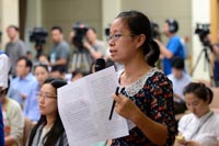 中新社记者提问