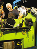 将首次搭载科学家下潜