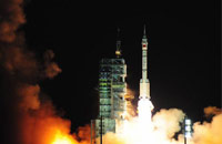 “神舟”七号载人航天飞船发射成功