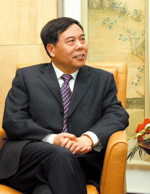 李志民:领会纲要精神实质 加强高校基础研究