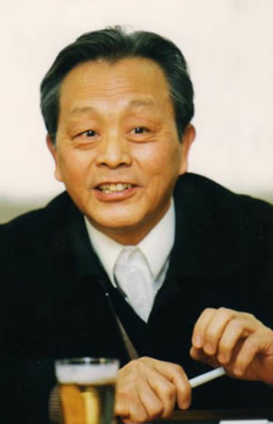 教育、科研、生产三结合的思想与实践 张笛梅